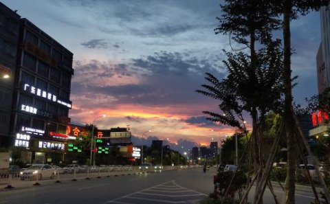 豪门国际：小米靠什么跻身国产手机品牌？战略定位很重要！（一）