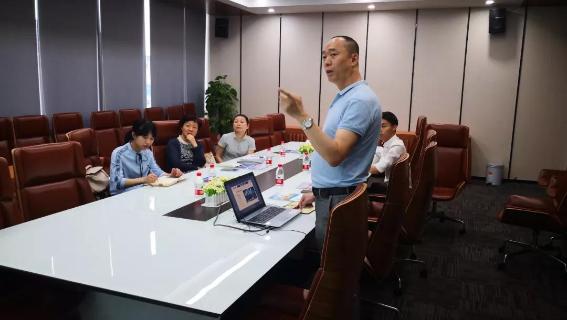 赣江南昌经开区领导受邀访问豪门国际加速器，为优质项目落地南昌创造新机遇